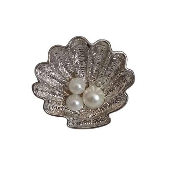 Silver Tone Metal Clam Shell Faux Pearl Beads One Size Adjustable Statement Ring - Picture 1 of 6